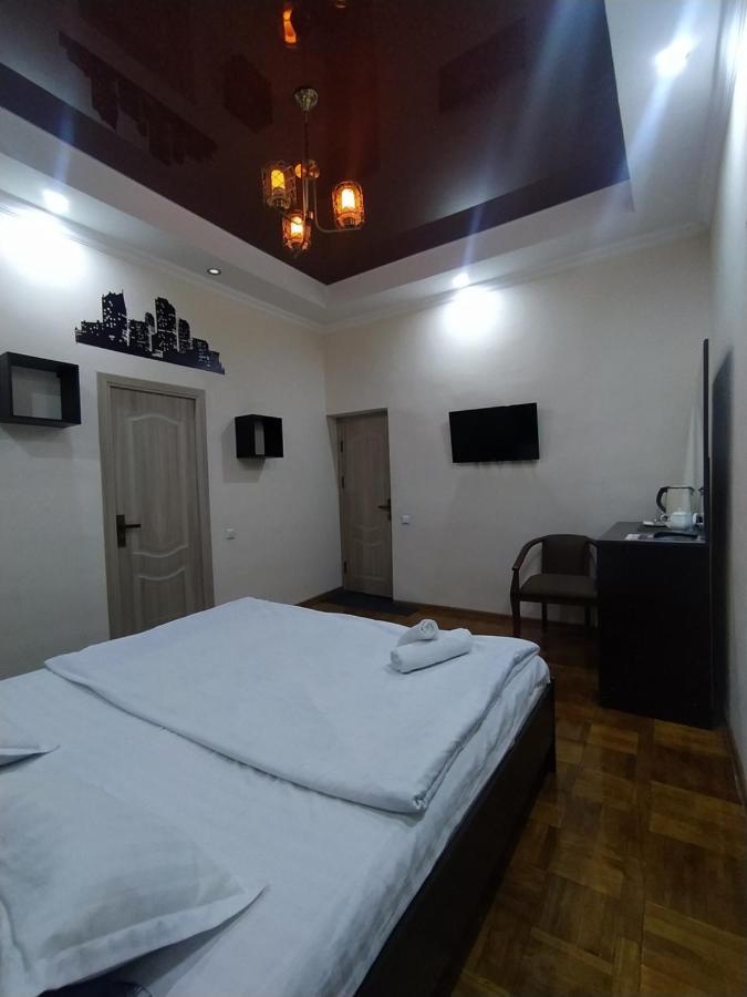 Готель "Orom" Guests House Ташкент Екстер'єр фото