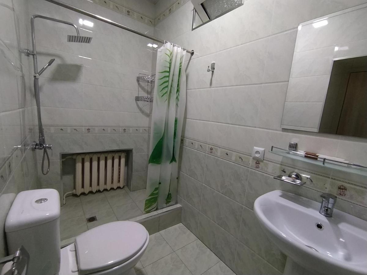 Готель "Orom" Guests House Ташкент Екстер'єр фото